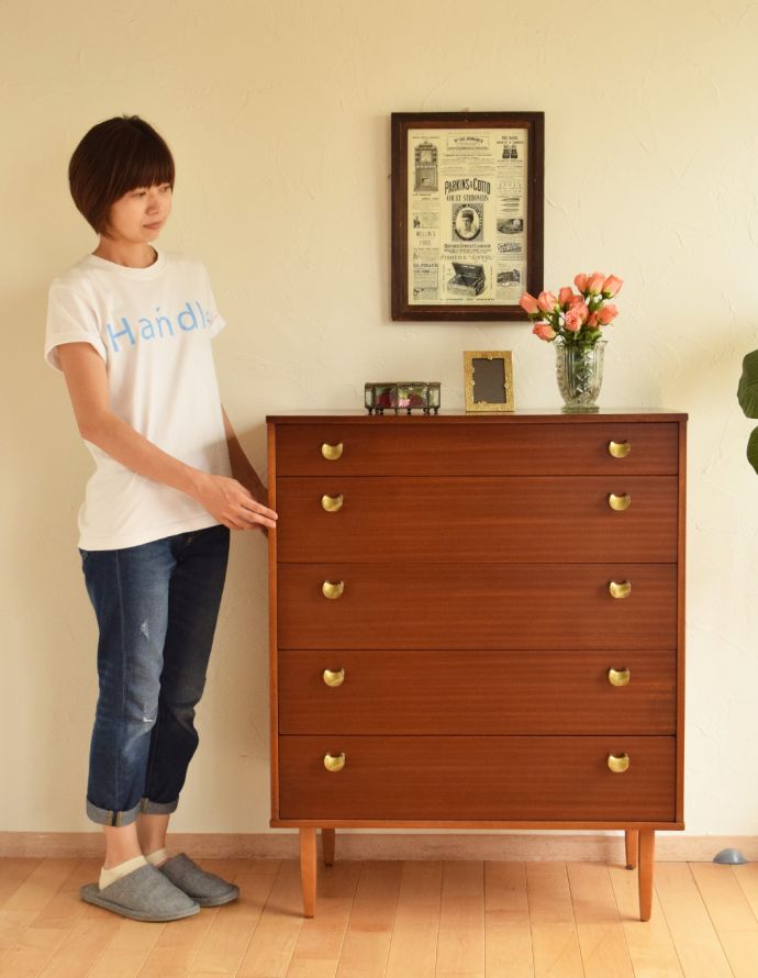 アンティークのチェスト　アンティーク家具　シンプルなお部屋のインテリアに、素敵なヴィンテージチェスト（Avalon）。スッキリとかっこいいデザインが特徴のアンティークチェスト。(k-1490-f)