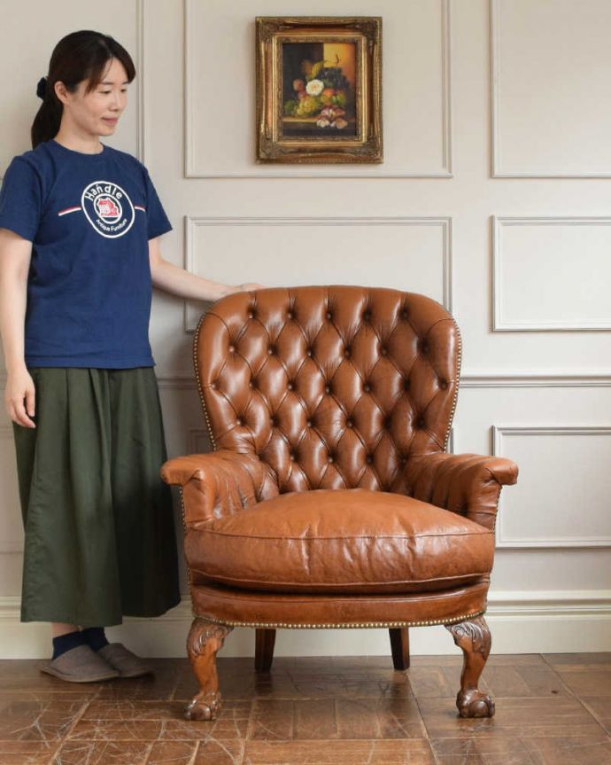 1Pソファ(ラウンジチェア)　アンティーク チェア　英国輸入の革張りアンティークソファ、カッコいいパーソナルチェア（1人掛けソファ） 。とにかくカッコいい！英国チェスターフィールド高級感漂う究極の一脚。(k-1500-c)