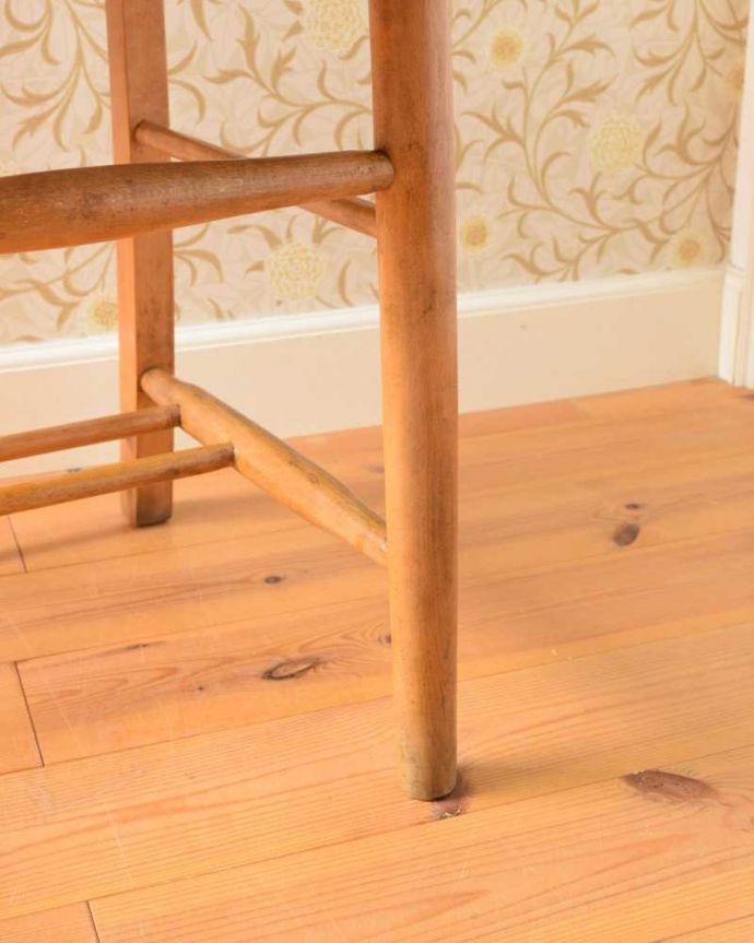 アンティークチェアの脚