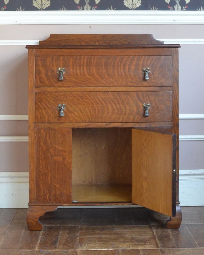 アンティークのチェスト　アンティーク家具　カッコいいイギリスアンティーク家具、小さな扉が付いたオーク材チェスト。ちゃんと修復したので、扉の中もキレイです職人さんが中もキレイに仕上げたので、いろんなものを安心して収納して下さい。(k-1501-f)