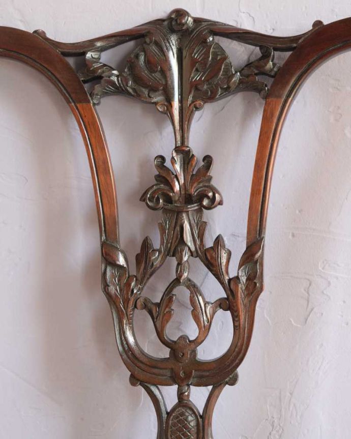 英国アンティークらしい装飾