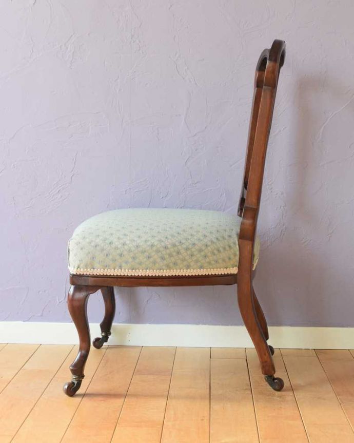 アンティークの椅子の側面