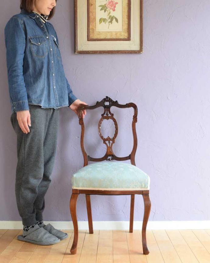 英国アンティークのサロンチェア