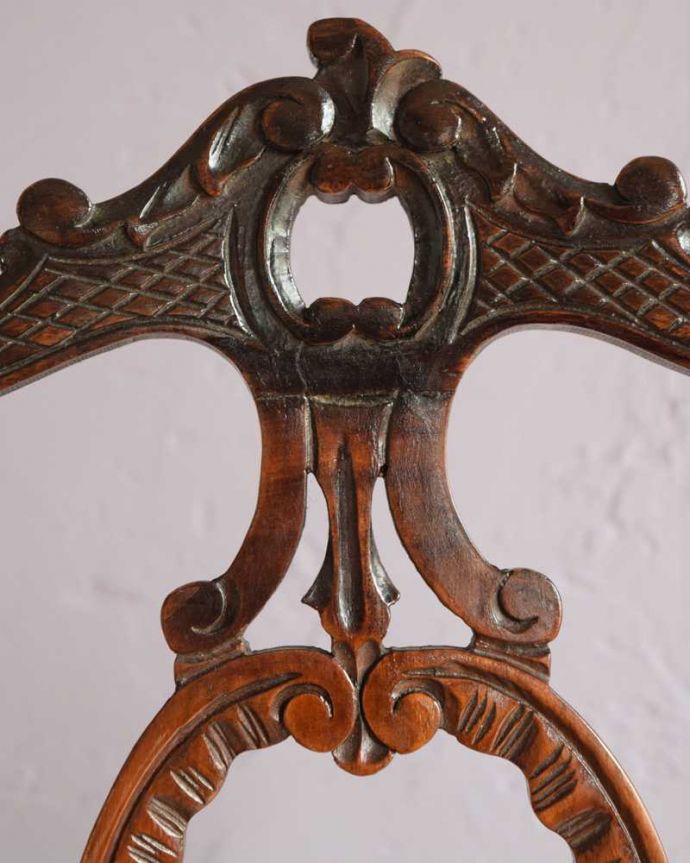 英国アンティークらしい装飾