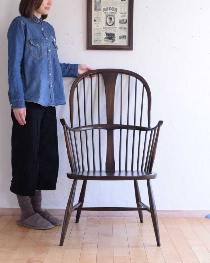 アーコールチェア　アンティーク チェア　レアなチェアメイカーズ チェア、北欧スタイルのヴィンテージ椅子のアーコール アームチェア。ムダのないシンプルさがカッコいい！ゆったりくつろげる一人掛けのラウンジチェア。(k-1531-c)