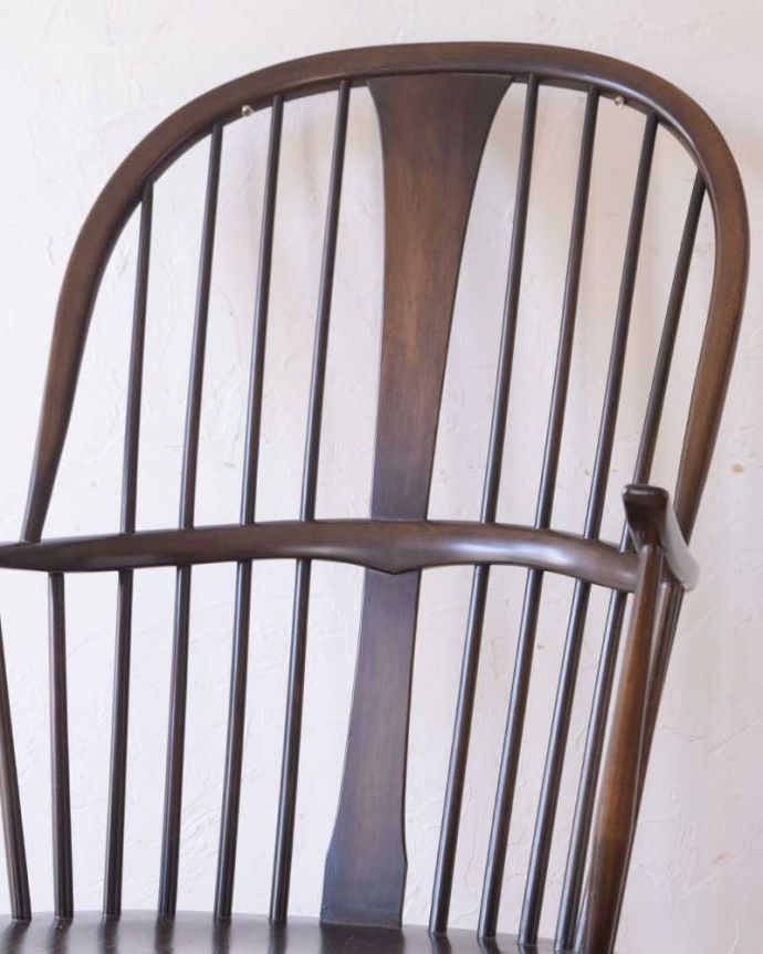 アーコールチェア　アンティーク チェア　レアなチェアメイカーズ チェア、北欧スタイルのヴィンテージ椅子のアーコール アームチェア。大きな背もたれにゆったり･･･しっかりと支えてくれる大きな背もたれが魅力。(k-1531-c)