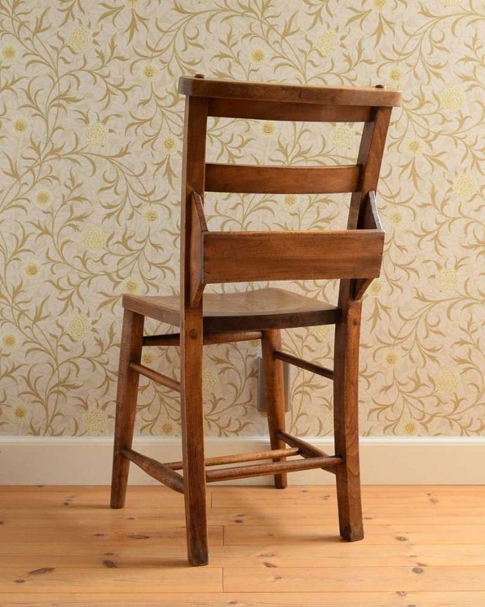 教会で使われていたアンティーク椅子、聖書BOX付きのチャーチチェア(k