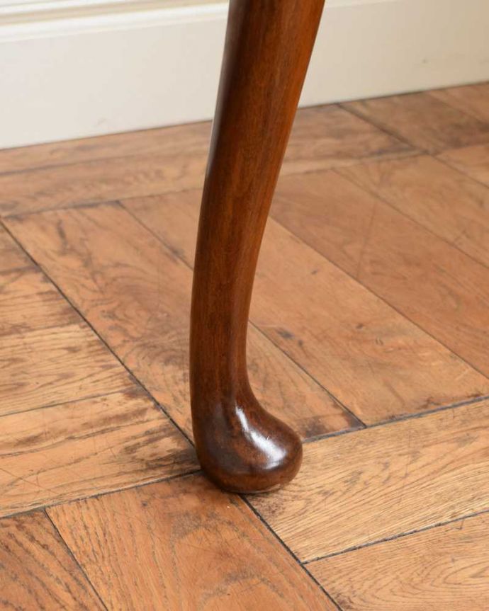 アンティークチェアの脚