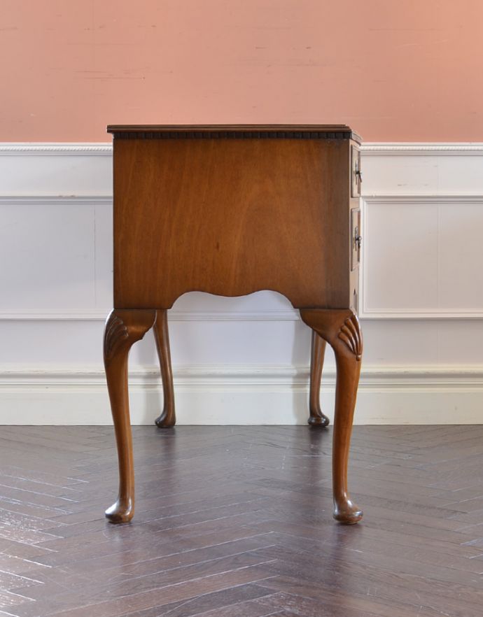 ロイドテーブル アンティーク家具 英国の書斎で使えるアンティーク家具、お仕事も捗る素敵なウォルナット材のデスク 。サイドも美しいです。(k-1546-f)