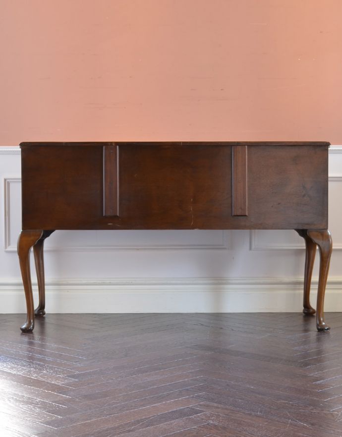 ロイドテーブル アンティーク家具 英国の書斎で使えるアンティーク家具、お仕事も捗る素敵なウォルナット材のデスク 。きちんとメンテナンスしてあるので、裏側もキレイです。(k-1546-f)