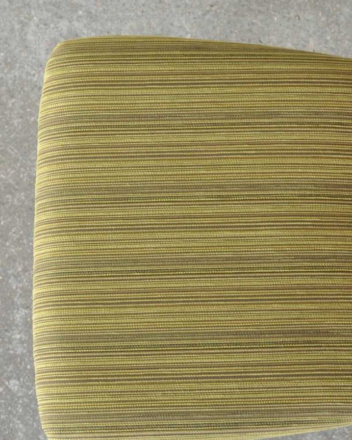 G-PLAN(Gプラン) アンティーク チェア 北欧スタイルにピッタリなヴィンテージチェア、G-PLANのフレスコのハイバックチェア。いつでも貼り替え出来ますシンプルなデザインを活かせるよう考えて座面の生地を選びました。(k-1547-c)