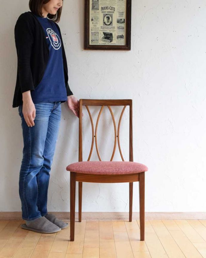 G-PLAN(Gプラン)　アンティーク チェア　イギリスで見つけたお洒落なX-Backのビンテージダイニングチェア（G-PLAN）。スッキリとカッコいい北欧スタイルの椅子ミッドセンチュリーに作られた北欧デザインの椅子は新しさと懐かしさ、両方を感じさせてくれます。(k-1548-c)