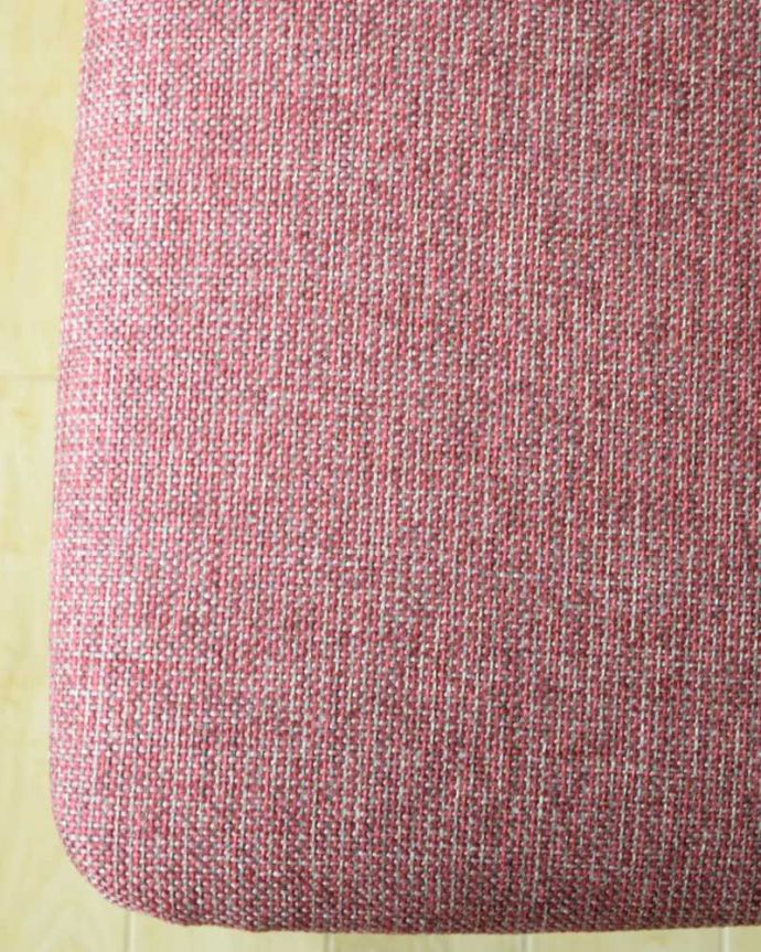 G-PLAN(Gプラン)　アンティーク チェア　イギリスで見つけたお洒落なX-Backのビンテージダイニングチェア（G-PLAN）。いつでも貼り替え出来ますシンプルなデザインを活かせるよう考えて座面の生地を選びました。(k-1548-c)