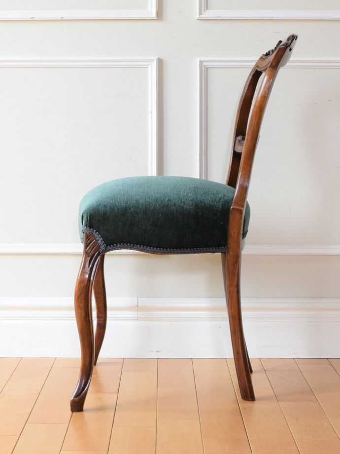 アンティークの椅子の側面