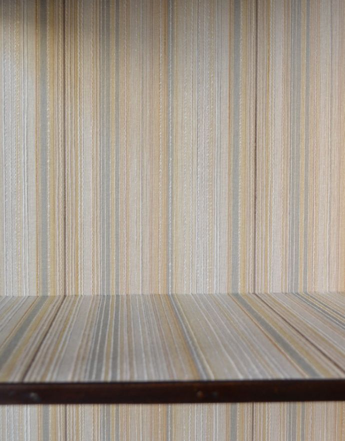 ガラスキャビネットの生地