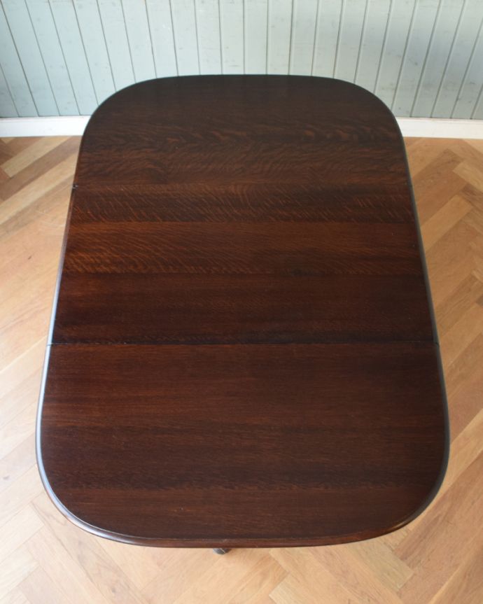 ロイドテーブル　アンティーク家具　ツイスト脚のアンティーク英国家具、伸張式ダイニングテーブル（ゲートレッグテーブル）。天板を広げるとこんな感じ。(k-1552-f)