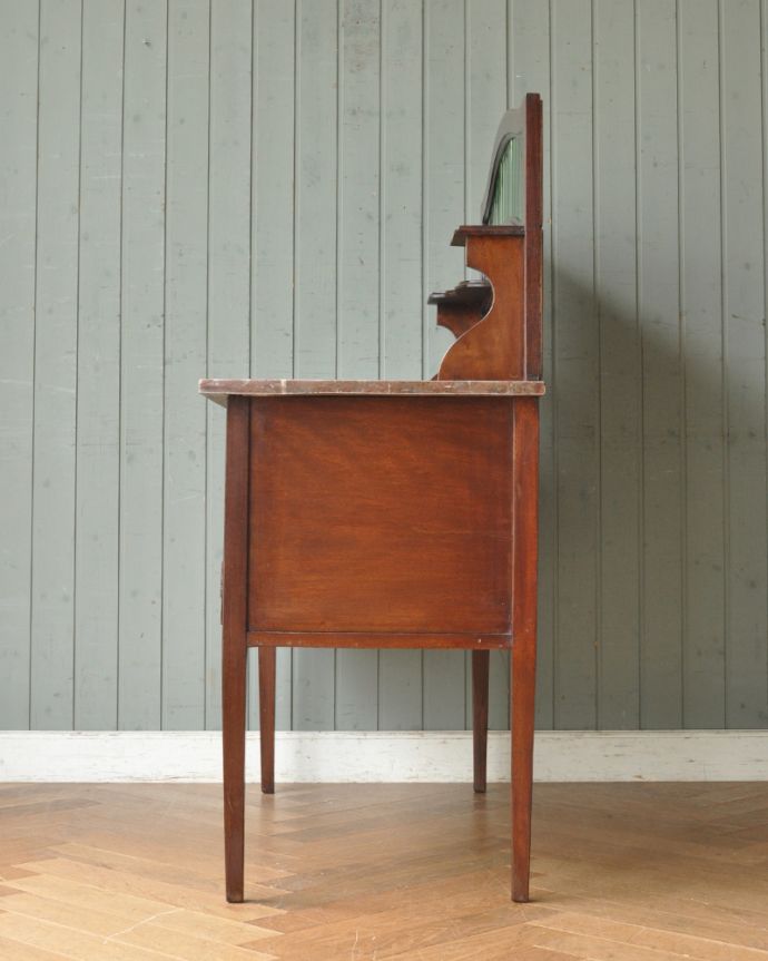 アンティークのキャビネット アンティーク家具 グリーンのタイルが素敵なウォッシュスタンド(洗面台)、アンティーク英国家具。横から見てもステキもちろん、横から見てもキレイに仕上がっているので、いろんな場所に置いて使って下さい。(k-1557-f)