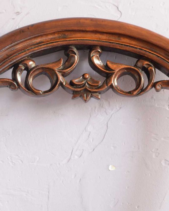 アンティークチェアの装飾