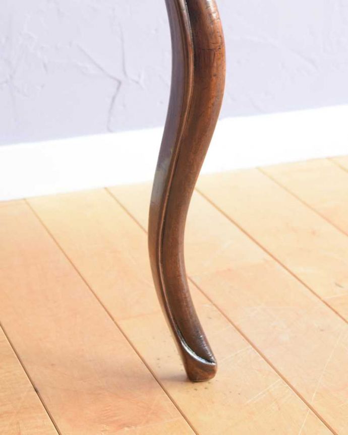 アンティークチェアの脚