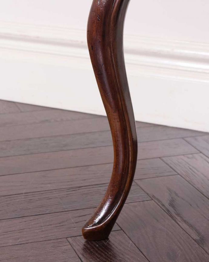 アンティークチェアの脚