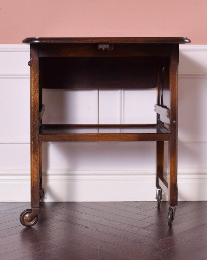アンティークのワゴン・トローリー　アンティーク家具　伸張式天板が付いた、機能的な英国のアンティークトローリー（ワゴン）。ワゴンと言えば、やっぱりポットやジャー置き場。(k-1562-f)