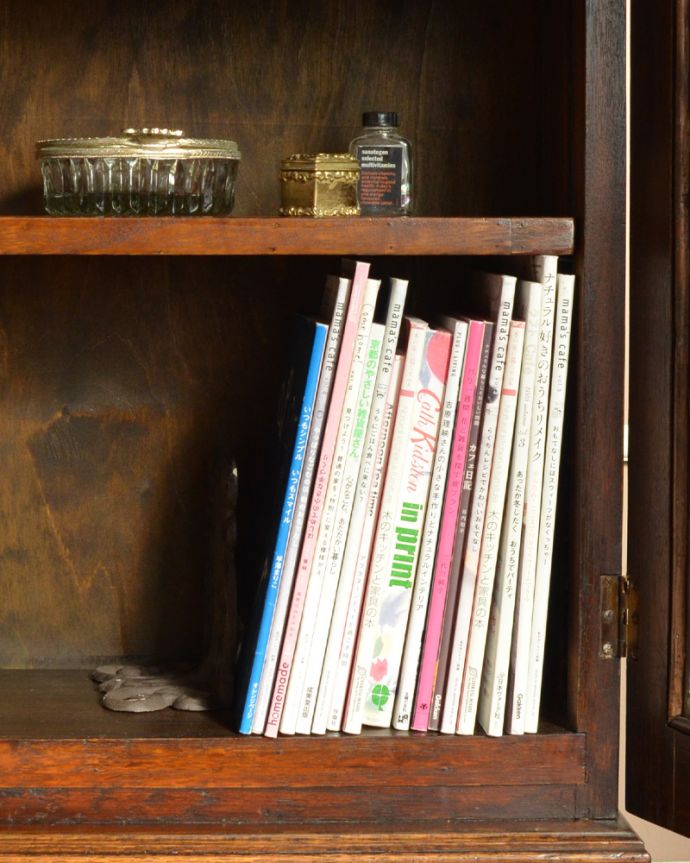 アンティークのキャビネット アンティーク家具 英国紳士たちが愛したかっこいいアンティーク家具、イギリス輸入のブックケース(本棚)。本をたっぷり収納できます。(k-1565-f)