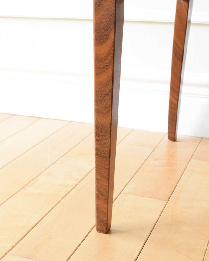 G-PLAN(Gプラン) アンティーク チェア イギリスで見つけたヴィンテージチェア、フレスコのハイバックチェア(G-plan)。床を滑らせて移動出来ますHandleではアンティークチェアの脚の裏にフェルトキーパーをお付けしています。(k-1566-c)