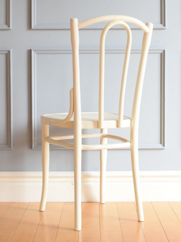 おしゃれな椅子、ベントウッドチェアの後ろ姿