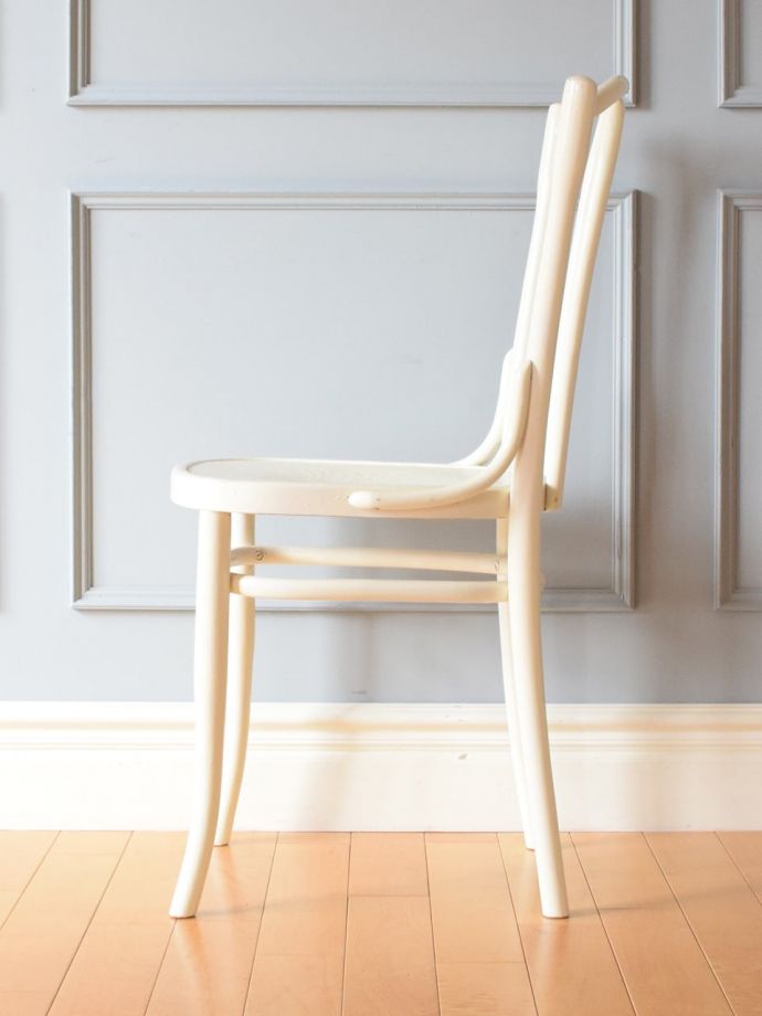 ベントウッドチェアの側面