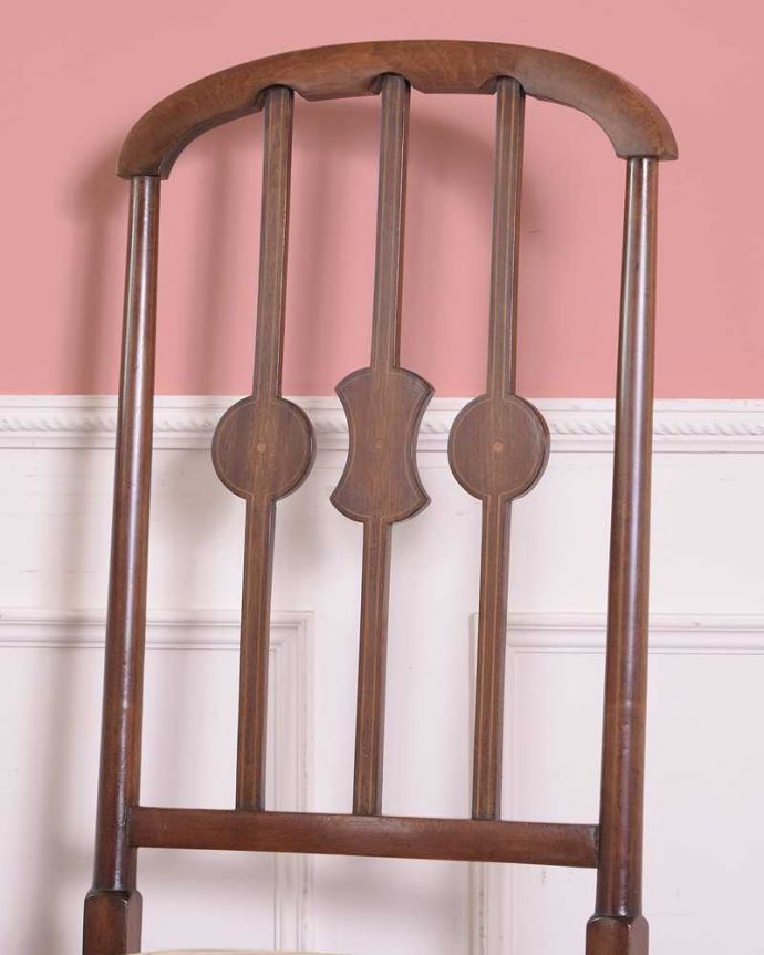 サロンチェア アンティーク チェア 象嵌が入った貴重なアンティーク、高級感漂うインレイドチェア 。美しさの極みを堪能して下さい高級材で描かれた美しく柔らかなフォルム。(k-1576-c)