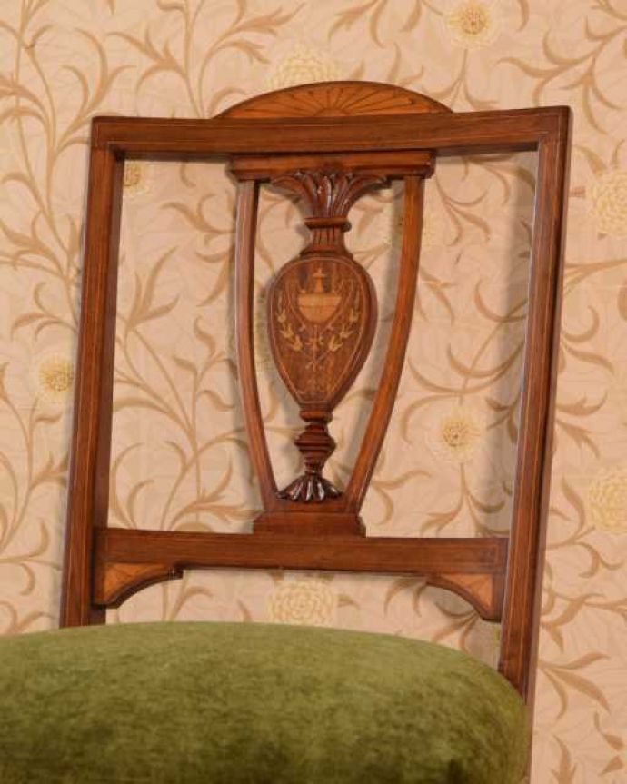 背もたれが美しいアンティークの椅子