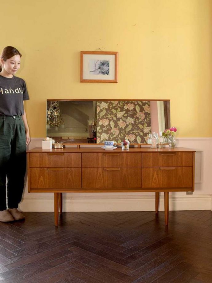 北欧スタイルのドレッサー