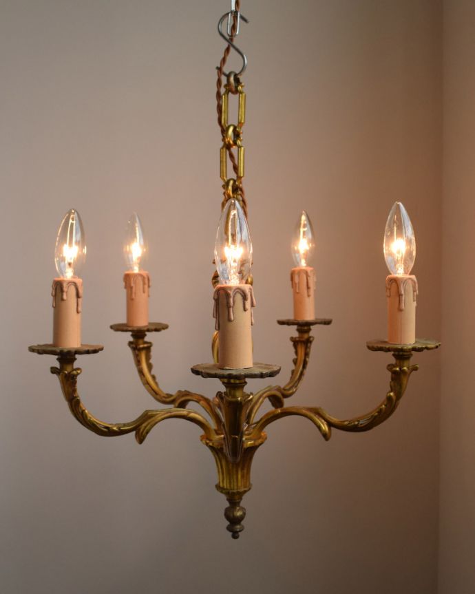 シャンデリアの灯り