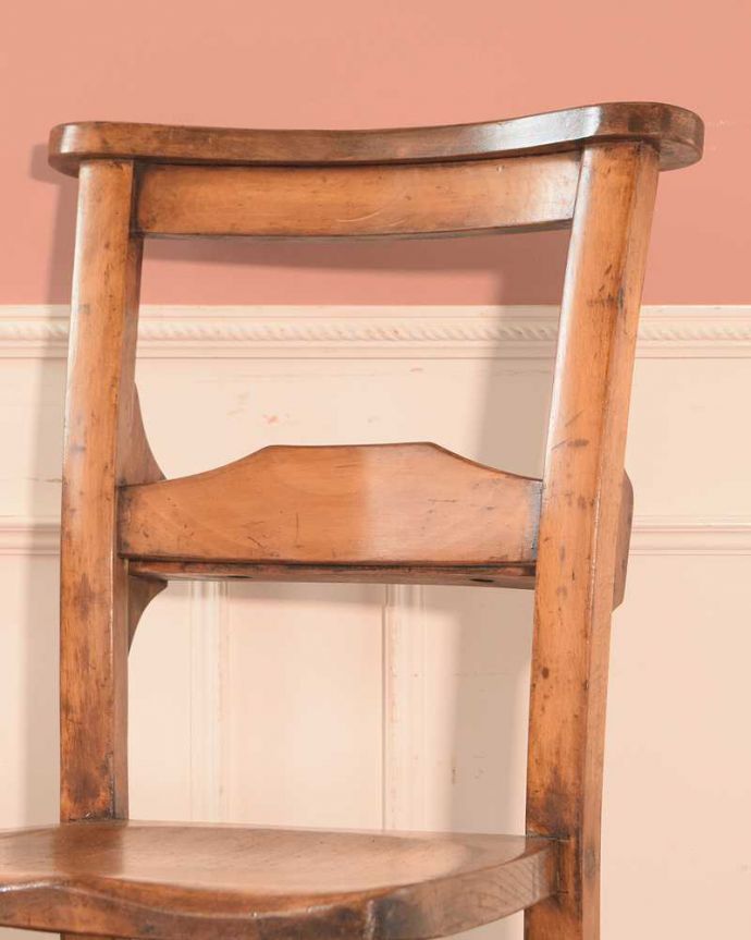 チャーチチェア　アンティーク チェア　イギリス輸入のアンティーク椅子、聖書ボックス付きのチャペルチェア。教会ごとに違う背もたれいろんなデザインのチャーチチェア。(k-1603-c)