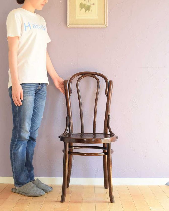 ベントウッドチェア　アンティーク チェア　イギリスで見つけた曲げ木が美しいユーバックタイプのアンティークベントウッドチェア。一本の木をぐにゅっと曲げたベントウッドチェア背もたれのデザインが特長のベントウッドチェア。(k-1604-c)