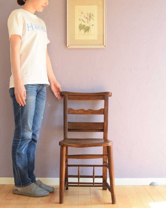 英国アンティークのチャーチチェア