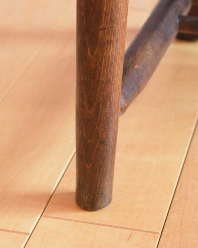 アンティークチェアの脚