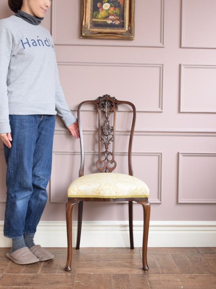 英国アンティークのサロンチェア