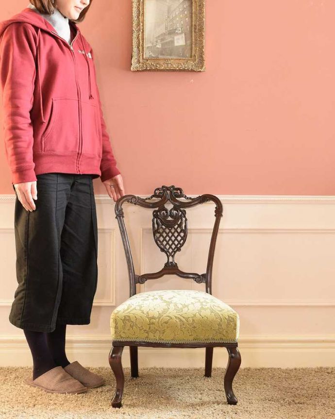 英国アンティークのサロンチェア