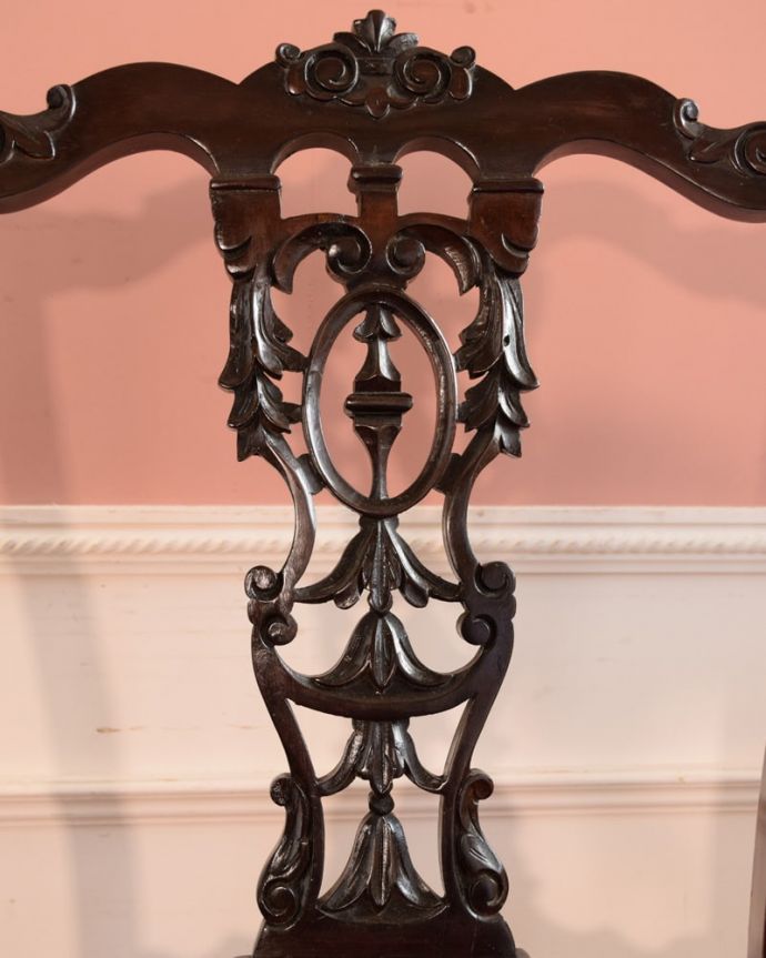 英国アンティークらしい装飾