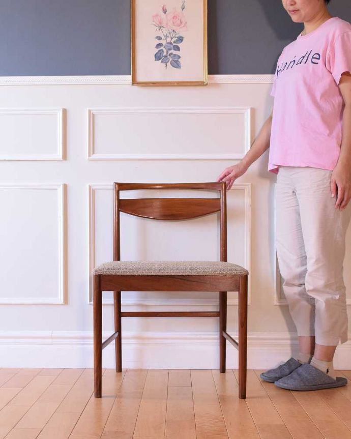 ダイニングチェア アンティーク チェア ビンテージの北欧風インテリア、アンティークダイニングチェア(マッキントッシュ)。スッキリとカッコいい北欧スタイルの椅子ミッドセンチュリーに作られた北欧デザインの椅子は新しさと懐かしさ、両方を感じさせてくれます。(k-1631-c)