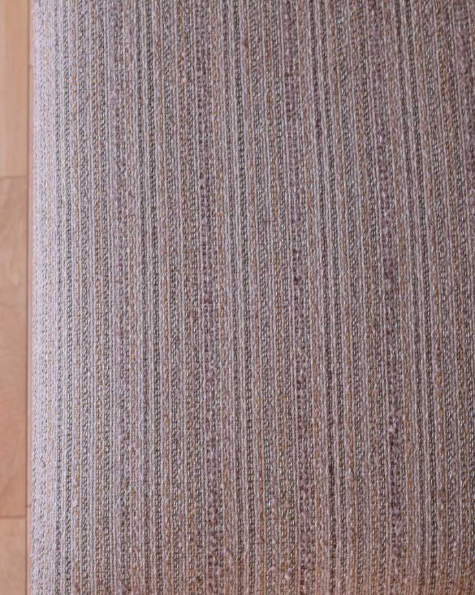 ダイニングチェア アンティーク チェア ビンテージの北欧風インテリア、アンティークダイニングチェア(マッキントッシュ)。いつでも貼り替え出来ます現地で張り替えた座面ですが、ご希望の方には貼り替えしますのでご注文の際、ご連絡下さい(別途見積もり)。(k-1631-c)