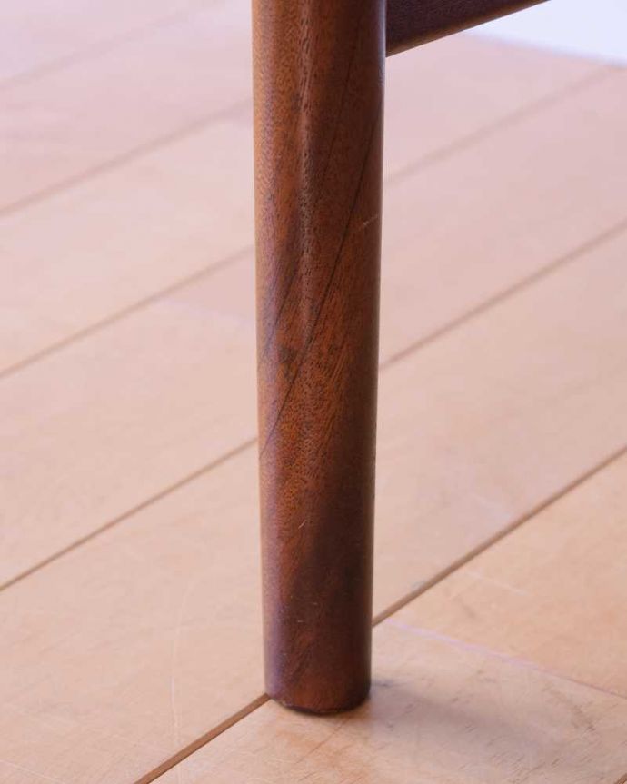 アンティークチェアの脚