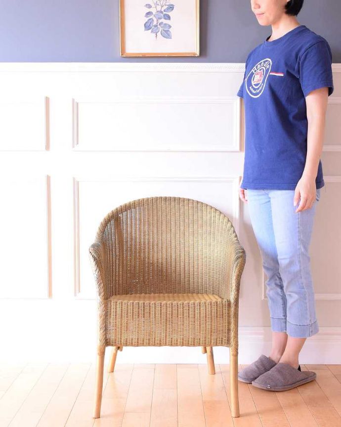 ロイドルーム　アンティーク チェア　アンティークの英国椅子、丈夫で軽いロイドルームチェア 。ゆったりくつろぎの時間に･･･見て楽しむだけでなく、使って本当の良さがわかるのがロイドルームチェア。(k-1640-c)