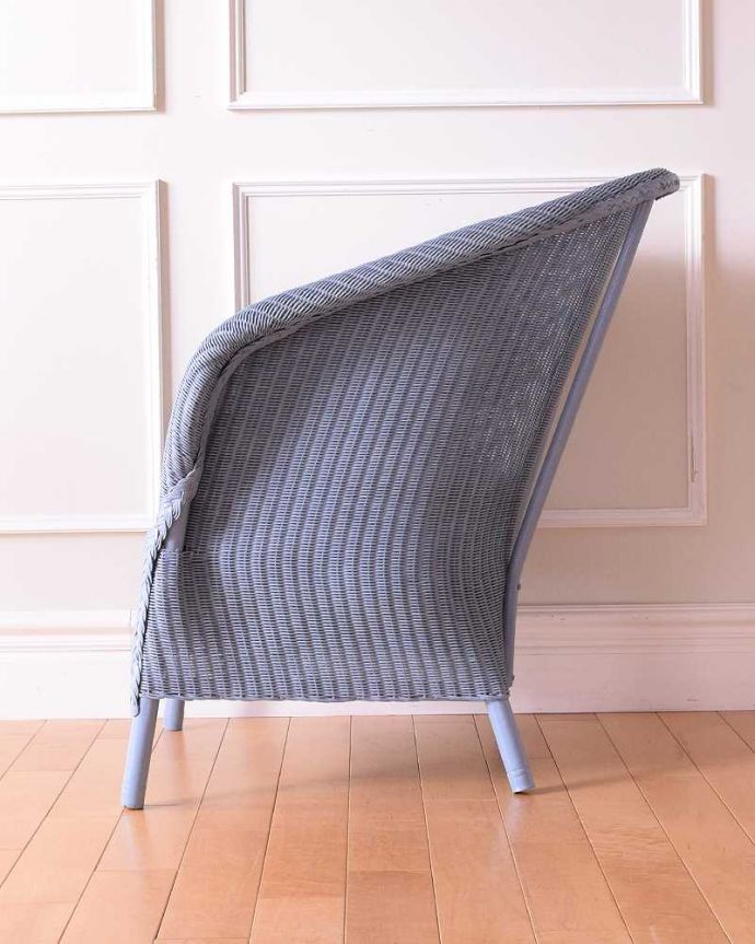 ロイドルーム　アンティーク チェア　イギリス輸入のアンティークロイドルームチェア（クッション付き）。横から見るとこんな感じです背もたれがゆるやかにカーブしているので、深く腰掛けるとよりリラックスできます。(k-1641-c)