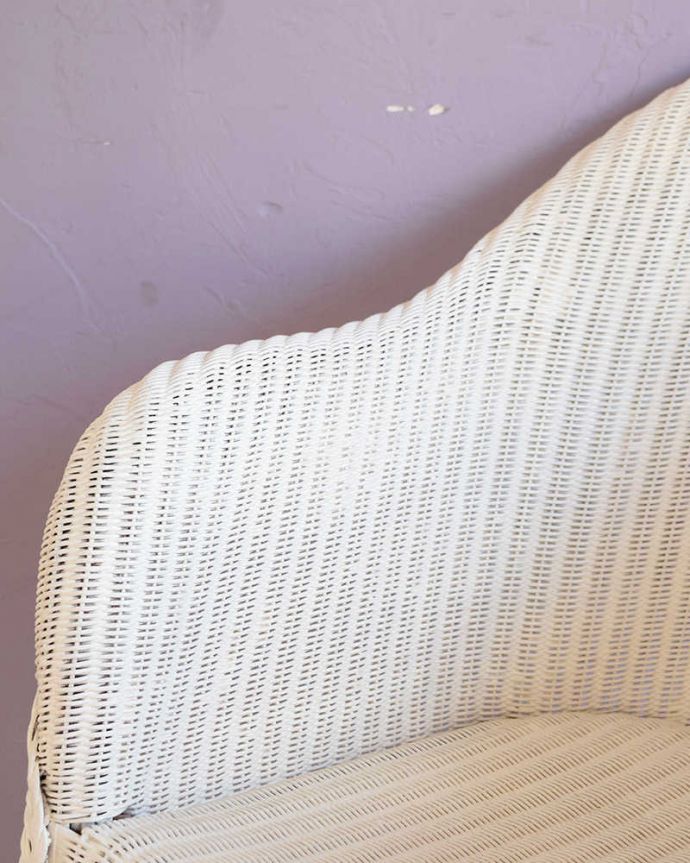 ロイドルーム　アンティーク チェア　イギリスのアンティークチェア、合わせやすい定番カラーのロイドルームチェア。アーム部分にも注目肘を掛けておけるアームチェアは座ったときにやっぱりラク。(k-1645k-c)