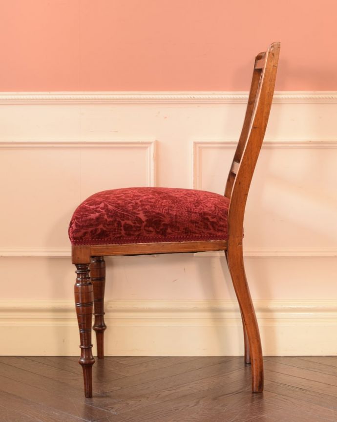 アンティークの椅子の側面