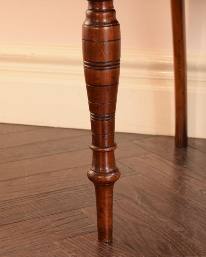 アンティーク椅子の脚