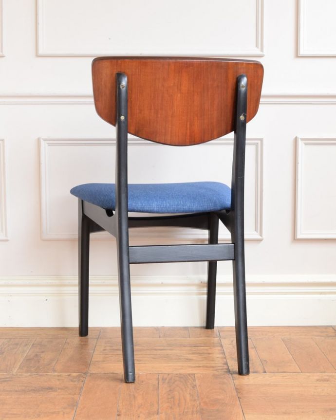 G-PLAN(Gプラン)　アンティーク チェア　G-PLANのビンテージチェア、北欧スタイルのダイニングチェア。後ろ姿にも自信があります新品ではないので経年変化によるキズはありますが、専門の職人が目立たないようキレイにお直しをしているので、後姿までキレイです。(k-1658-c)