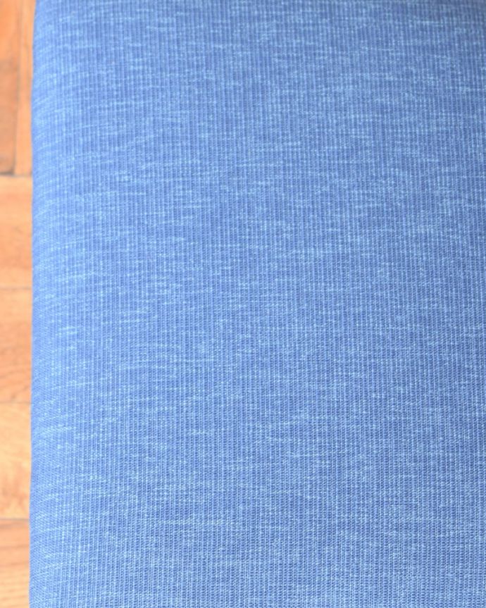 G-PLAN(Gプラン)　アンティーク チェア　G-PLANのビンテージチェア、北欧スタイルのダイニングチェア。新しいものに張り替えていますシンプルなデザインを活かせるよう考えて座面の生地を選びました。(k-1658-c)